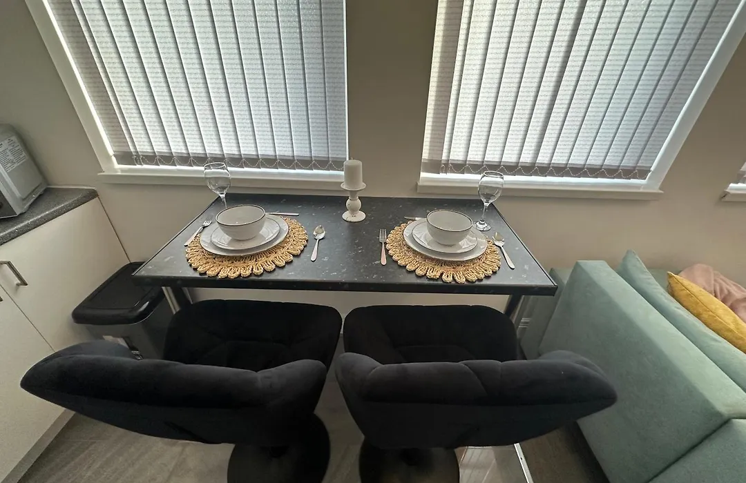 2 Bedroom Flat Close To Manchester City, Manchester City Stadium And Coop Arena-1